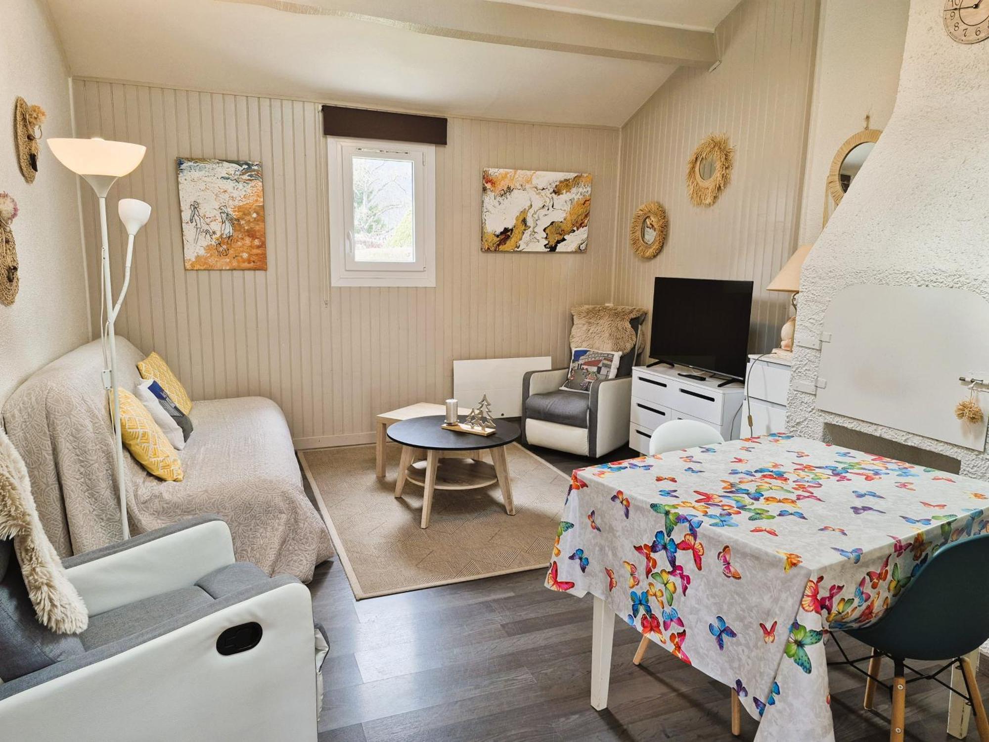 Gîte Champagne Appartement Tarascon-sur-Ariège