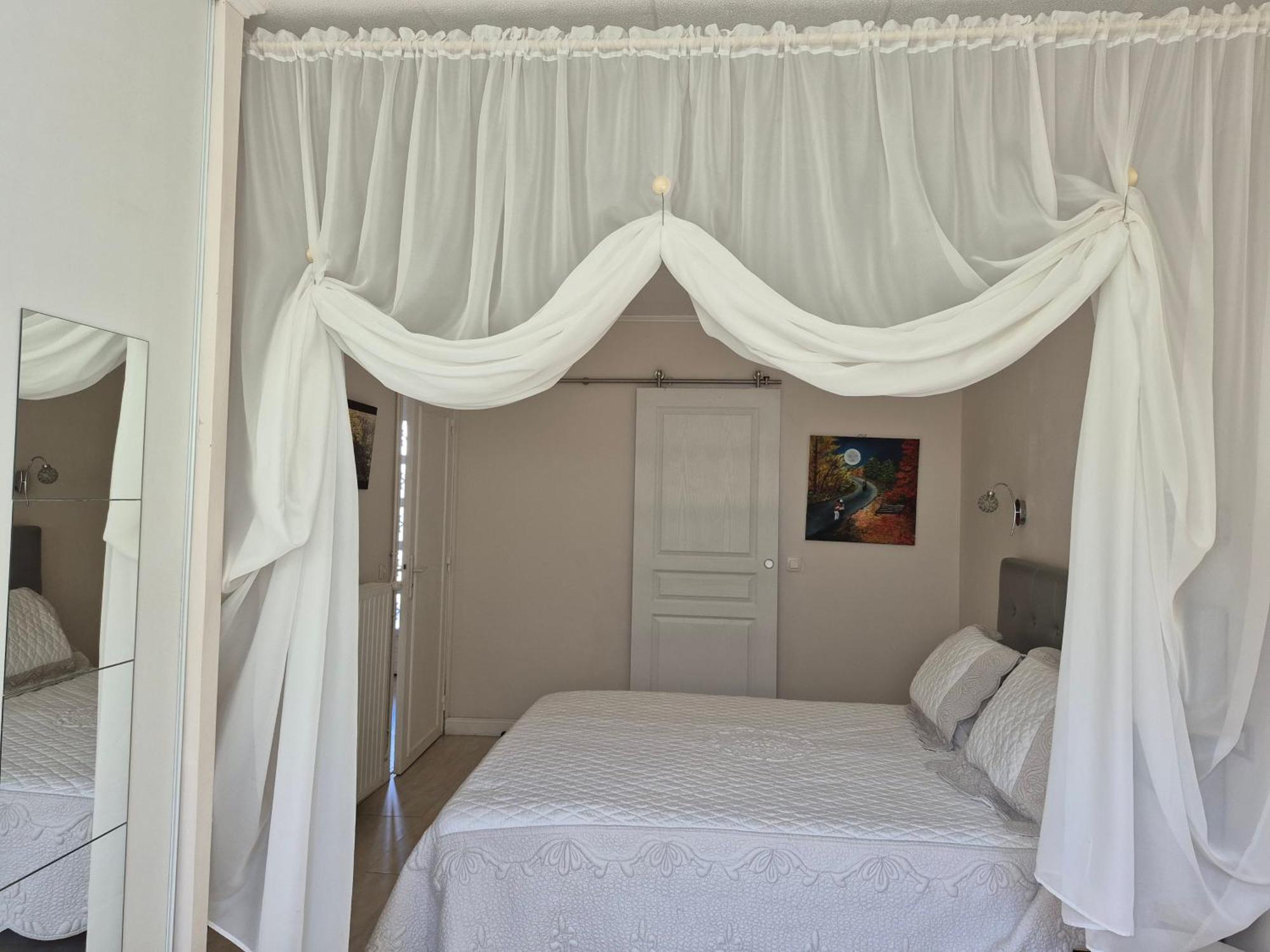 Gîte Champagne Appartement Tarascon-sur-Ariège